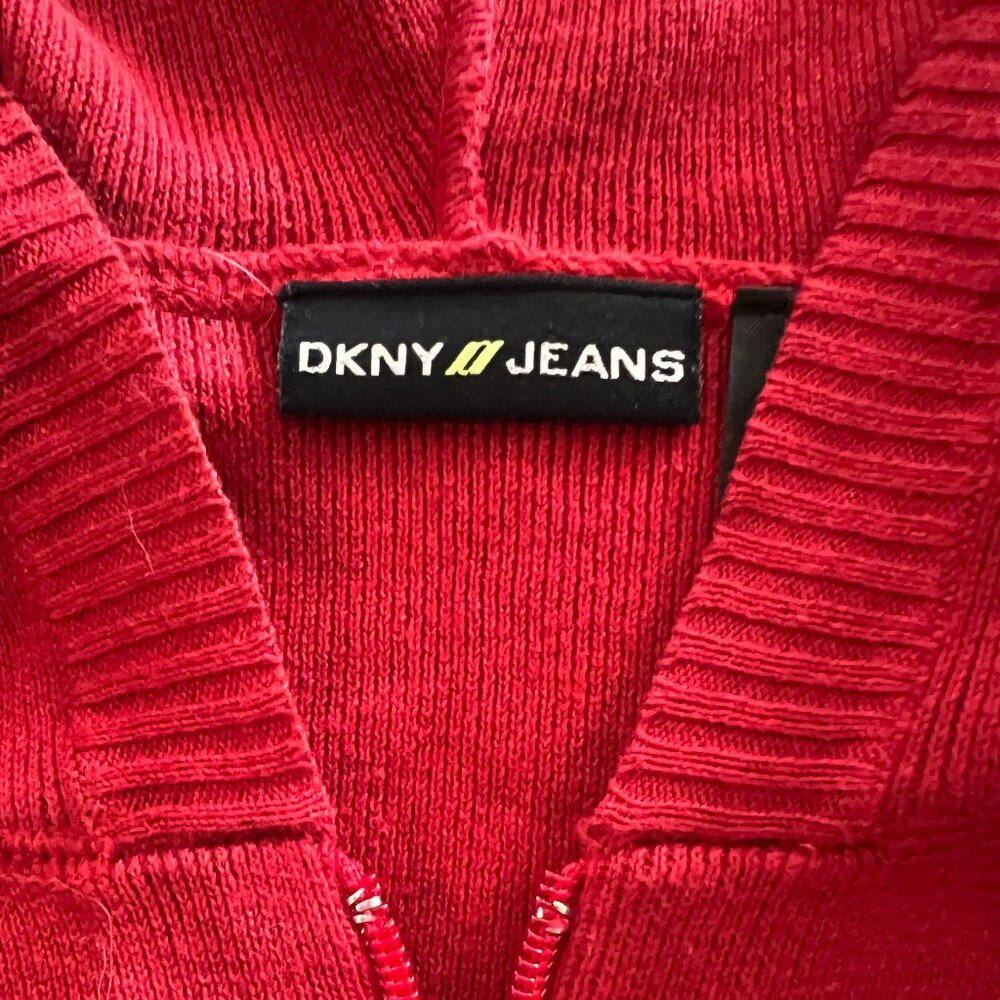 Red quarter sleeve Sweater
